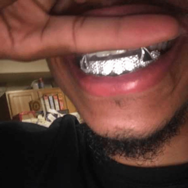 Hip Hop Grillz Upper & Lower Set 16 Teeth – Bling Silver Gold Punk Style Teeth Grills for Rap Cosplay Halloween Performance, Unisex Novelty Costume Jewelry Accessory