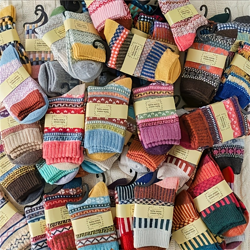 Women's Thick Winter Socks 5 Pairs – Soft Warm Plaid Thermal Crew Socks for Hiking Skiing Casual Outdoor Wear, 250g Heavy Weight, Christmas Gift Set
