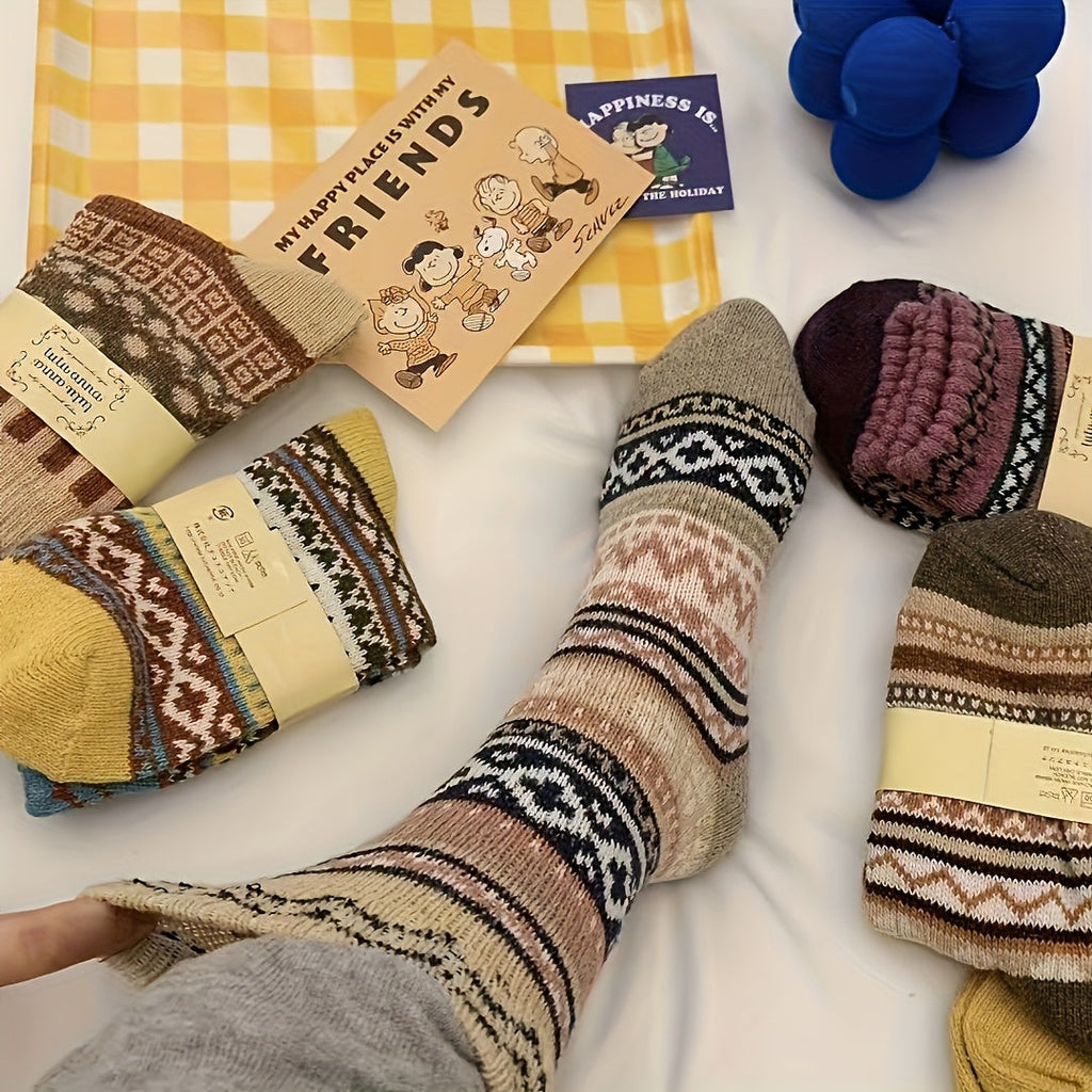 Women's Thick Winter Socks 5 Pairs – Soft Warm Plaid Thermal Crew Socks for Hiking Skiing Casual Outdoor Wear, 250g Heavy Weight, Christmas Gift Set