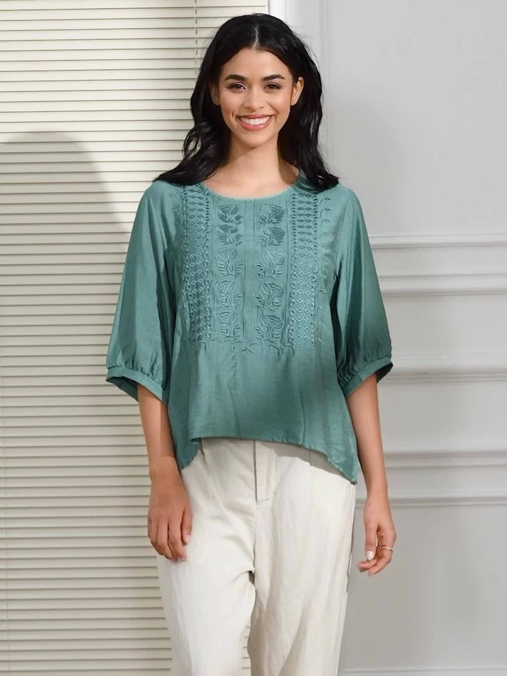 Embroidered Floral T-Shirt Women Casual Short Sleeve Crew Neck Soft Cotton Tee 4 Colors White Green Yellow Khaki S-XXL